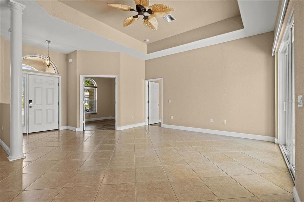 203 LAKE VICTORIA COURT photo 13