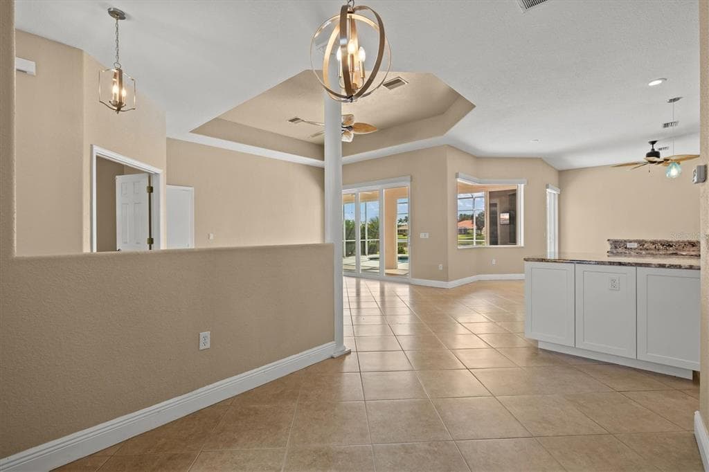 203 LAKE VICTORIA COURT photo 17