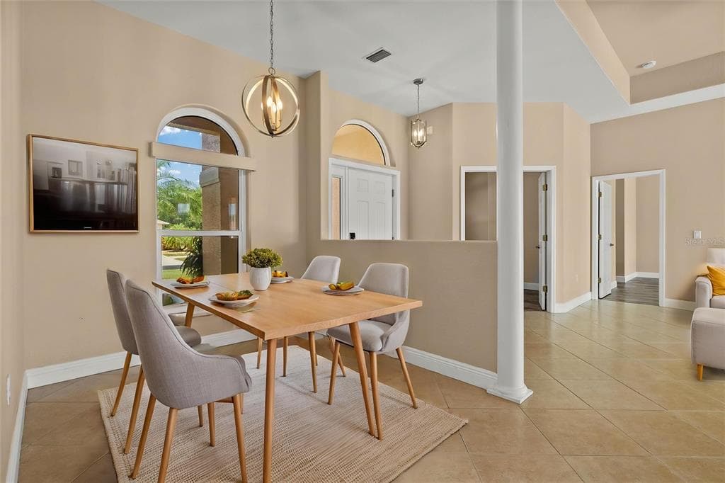 203 LAKE VICTORIA COURT photo 16