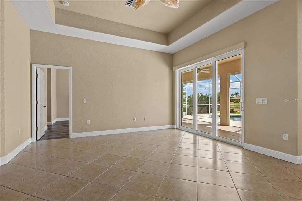 203 LAKE VICTORIA COURT photo 12