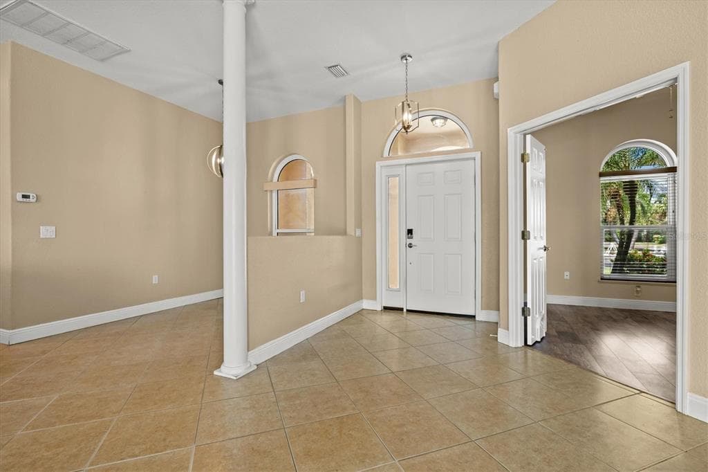203 LAKE VICTORIA COURT photo 15
