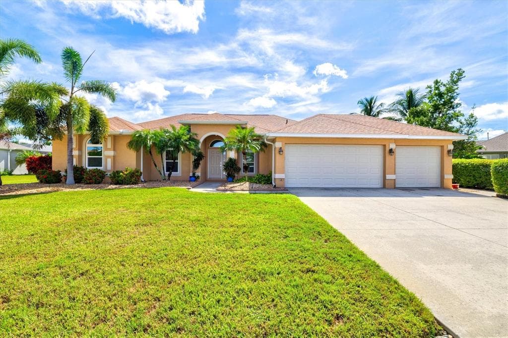 203 LAKE VICTORIA COURT photo 4