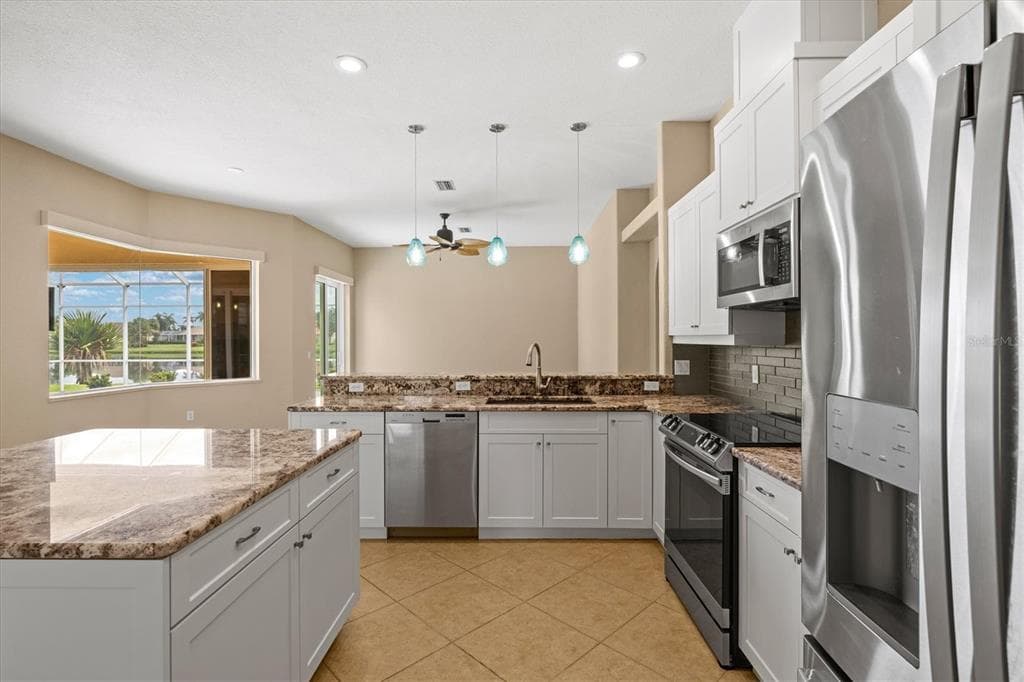 203 LAKE VICTORIA COURT photo 21