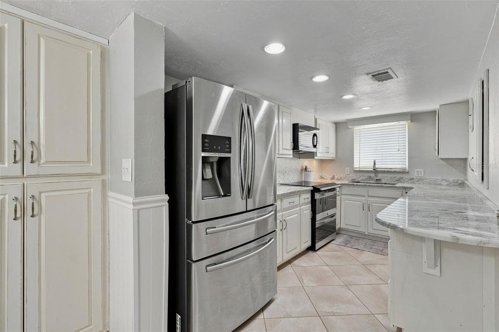 65 BEACH LANE N photo 16