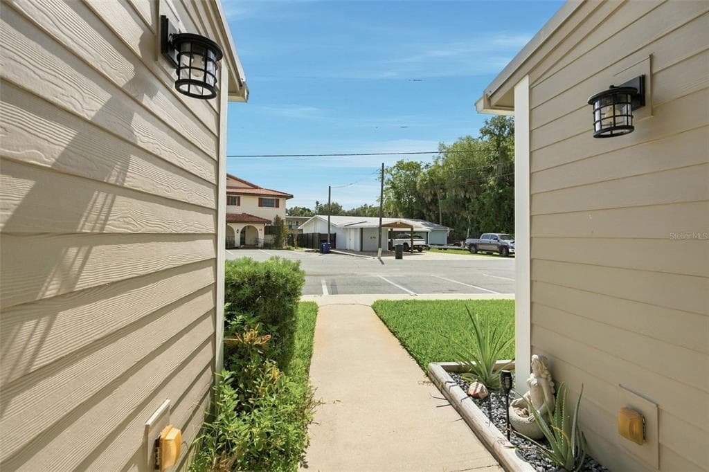 65 BEACH LANE N photo 11