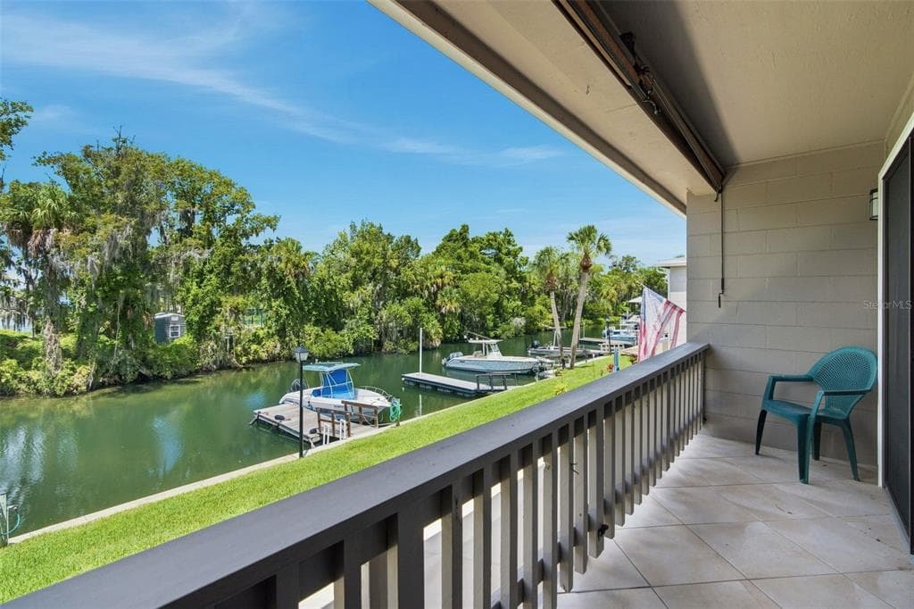 65 BEACH LANE N photo 4