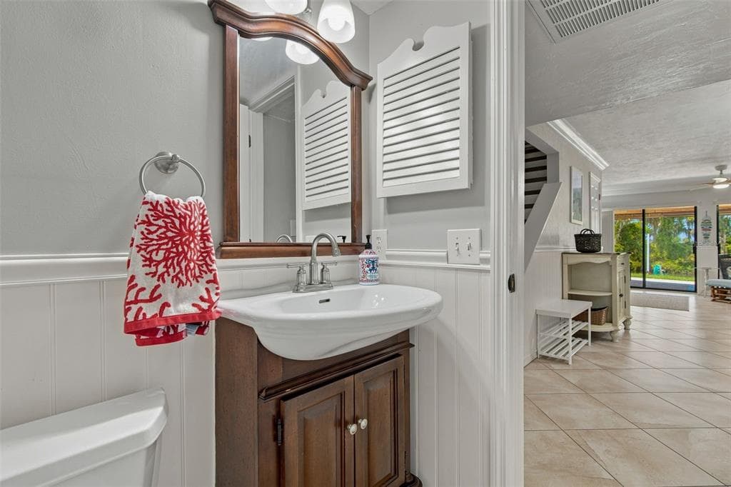 65 BEACH LANE N photo 21