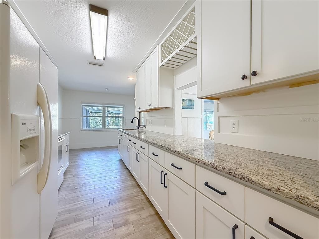 536 NW 9TH AVENUE photo 23