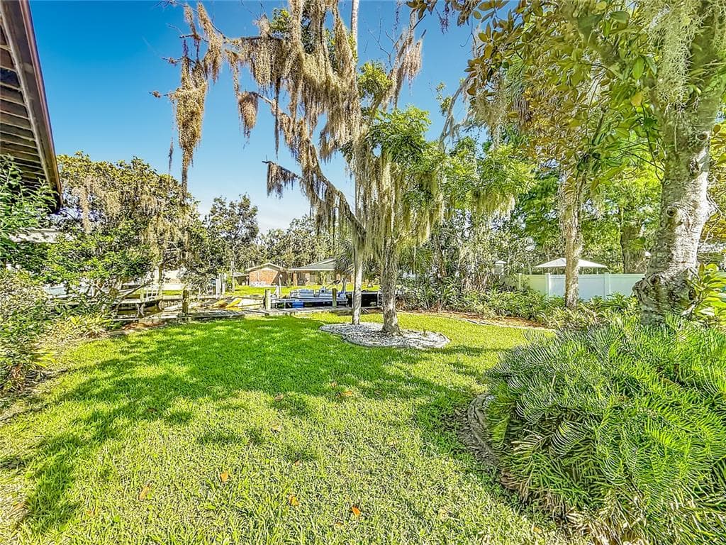 536 NW 9TH AVENUE photo 14