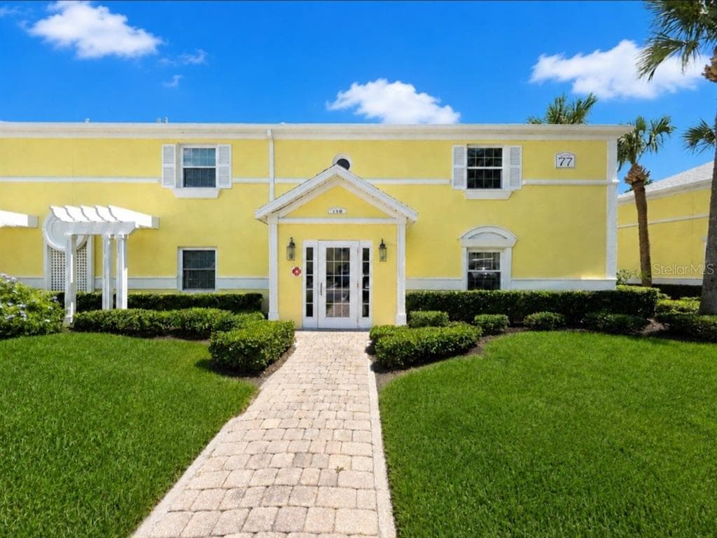 118 POMPANO DRIVE SE B photo 1