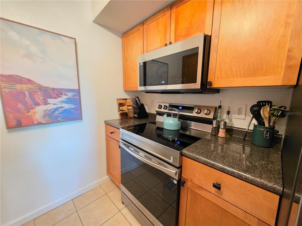 118 POMPANO DRIVE SE B photo 24