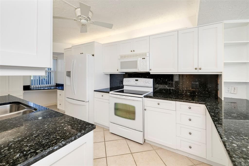 19 WHISPERING SANDS DRIVE 201 photo 6