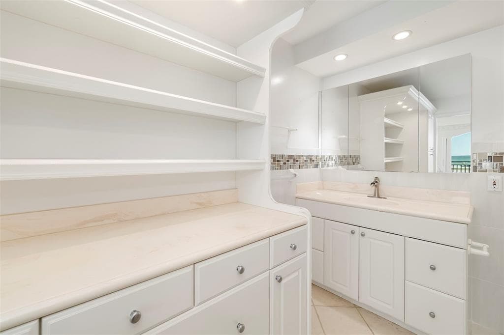 19 WHISPERING SANDS DRIVE 201 photo 21
