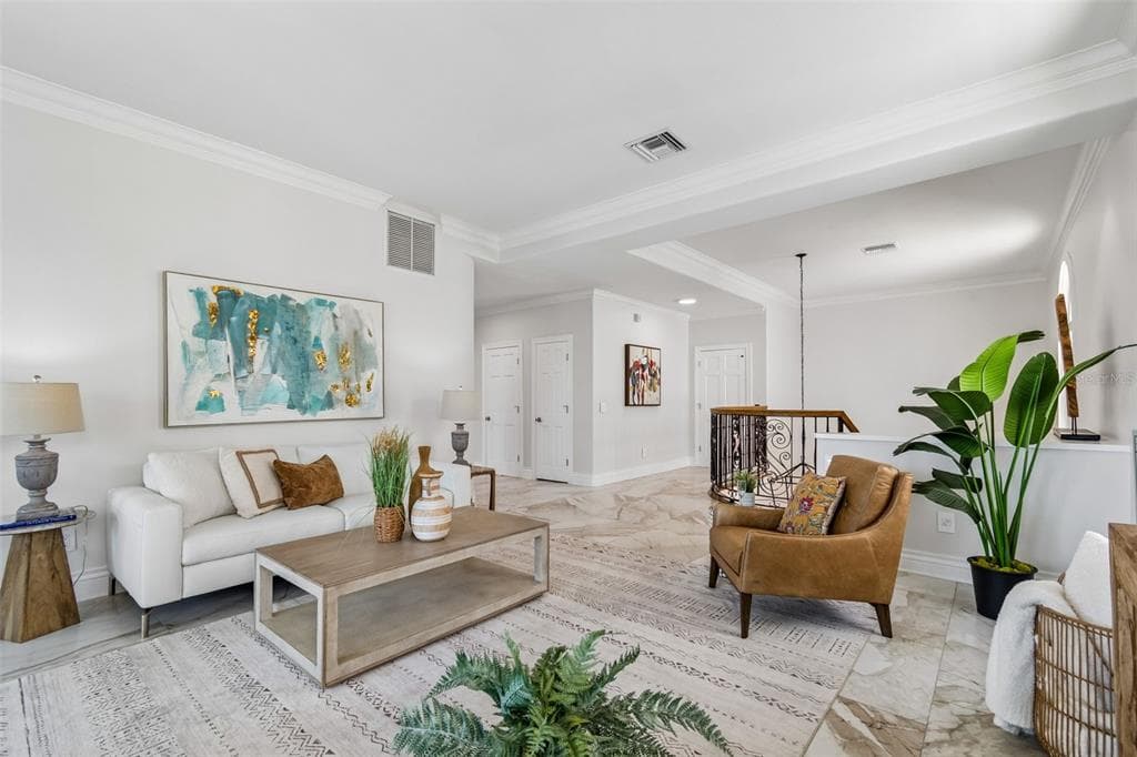 136 DEVON DRIVE photo 12