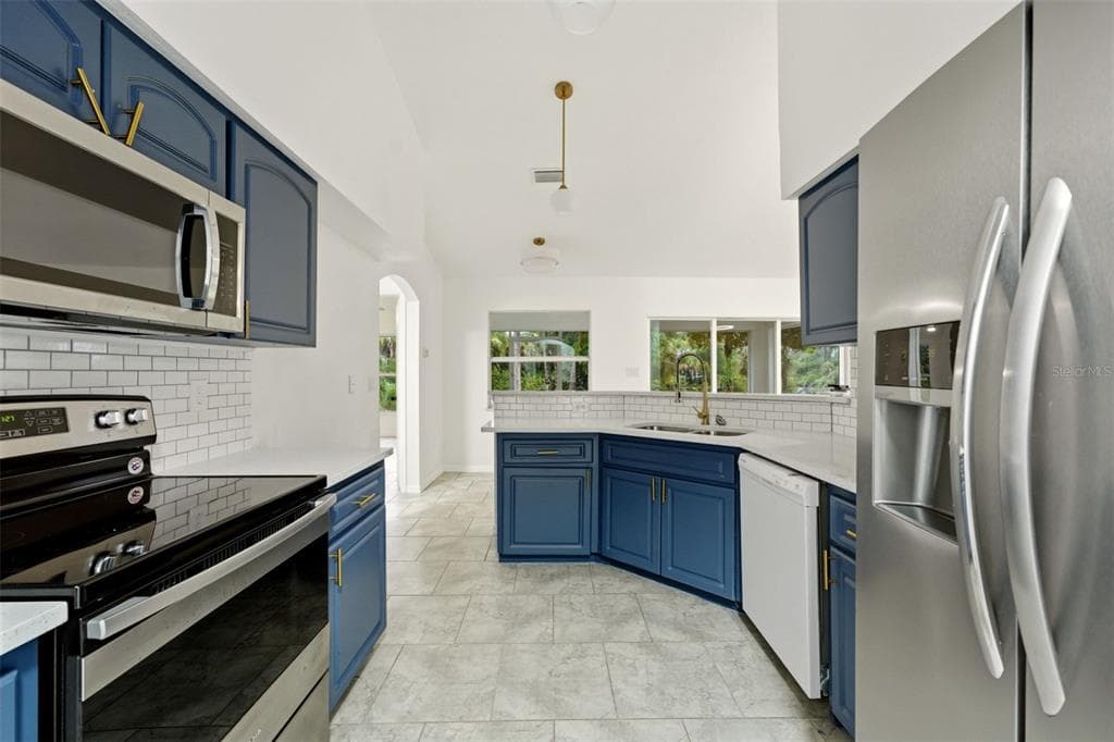 5498 BAYBERRY STREET photo 6