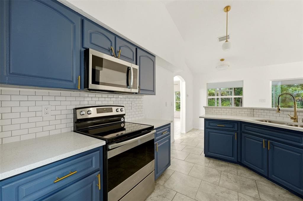 5498 BAYBERRY STREET photo 5