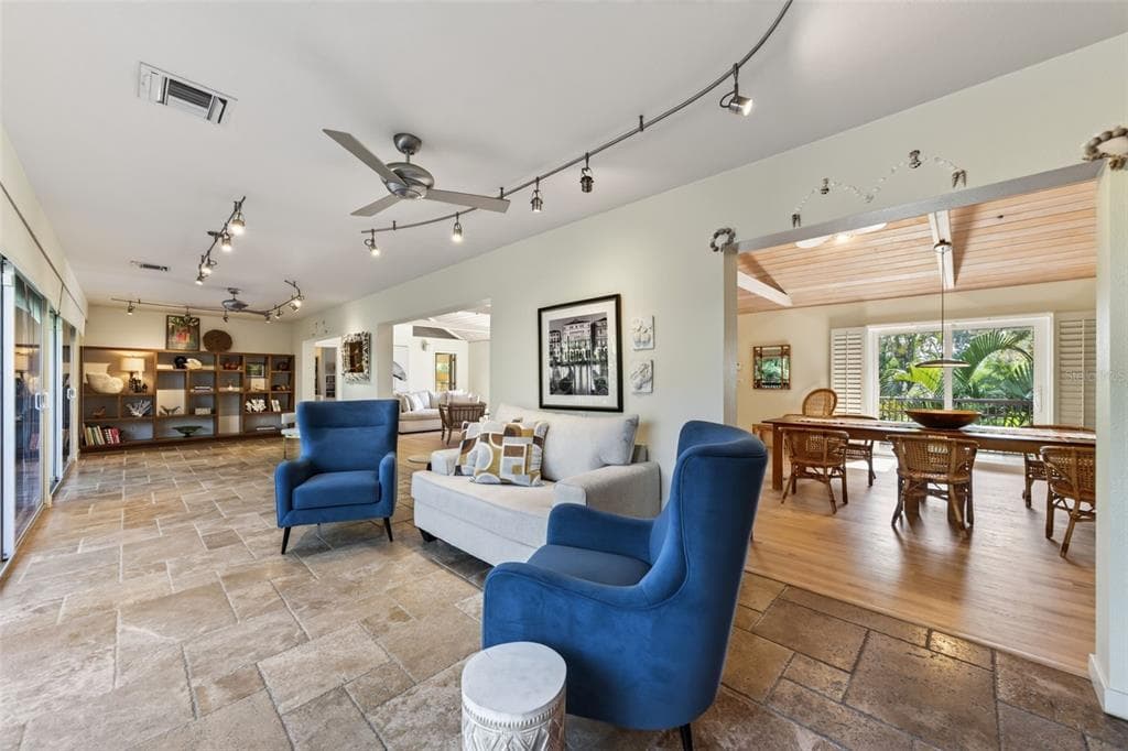 677 LANDS END DRIVE photo 13