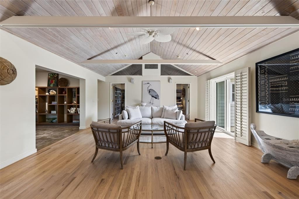 677 LANDS END DRIVE photo 14