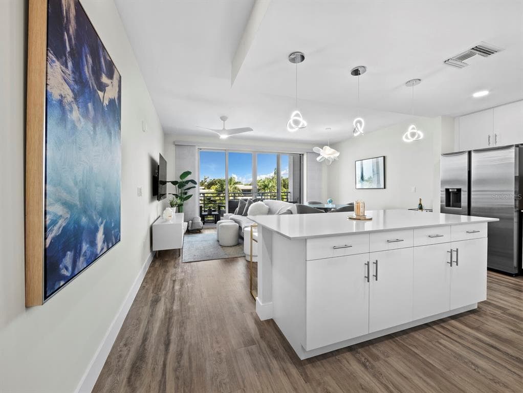 1709 N TAMIAMI TRAIL 418 photo 4