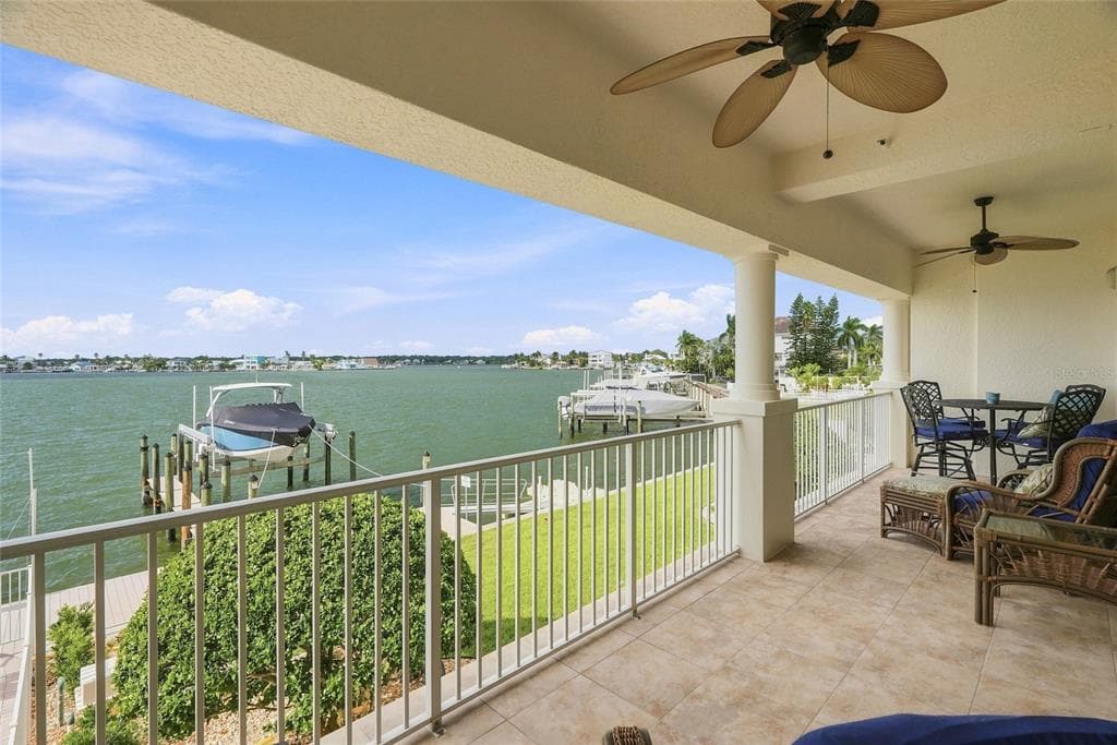 17735 GULF BOULEVARD 204 photo 19