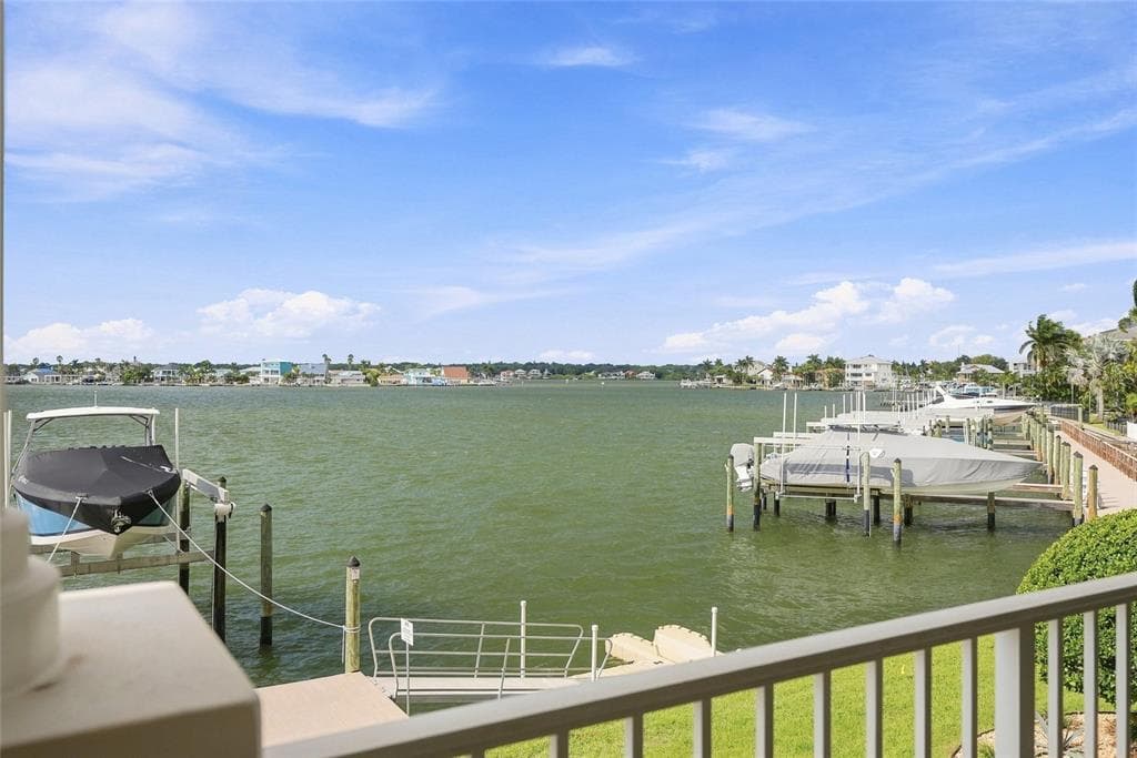17735 GULF BOULEVARD 204 photo 21