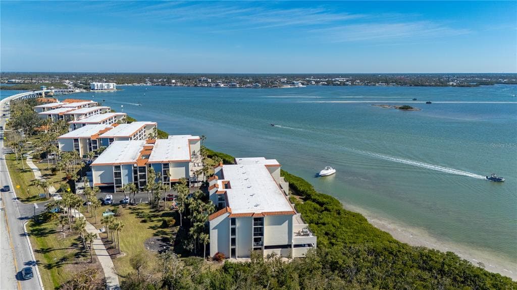 1751 BEACH ROAD 404 photo 2