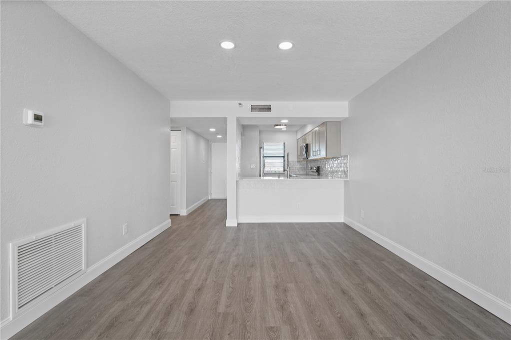 1751 BEACH ROAD 404 photo 16