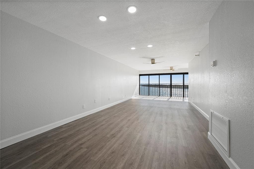 1751 BEACH ROAD 404 photo 12