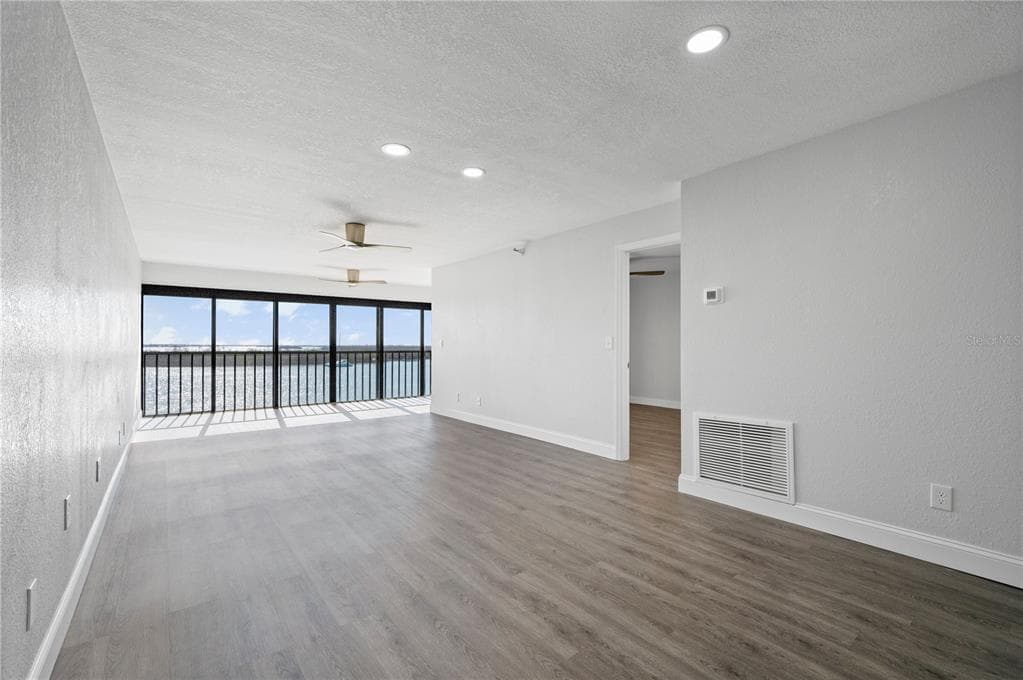 1751 BEACH ROAD 404 photo 15