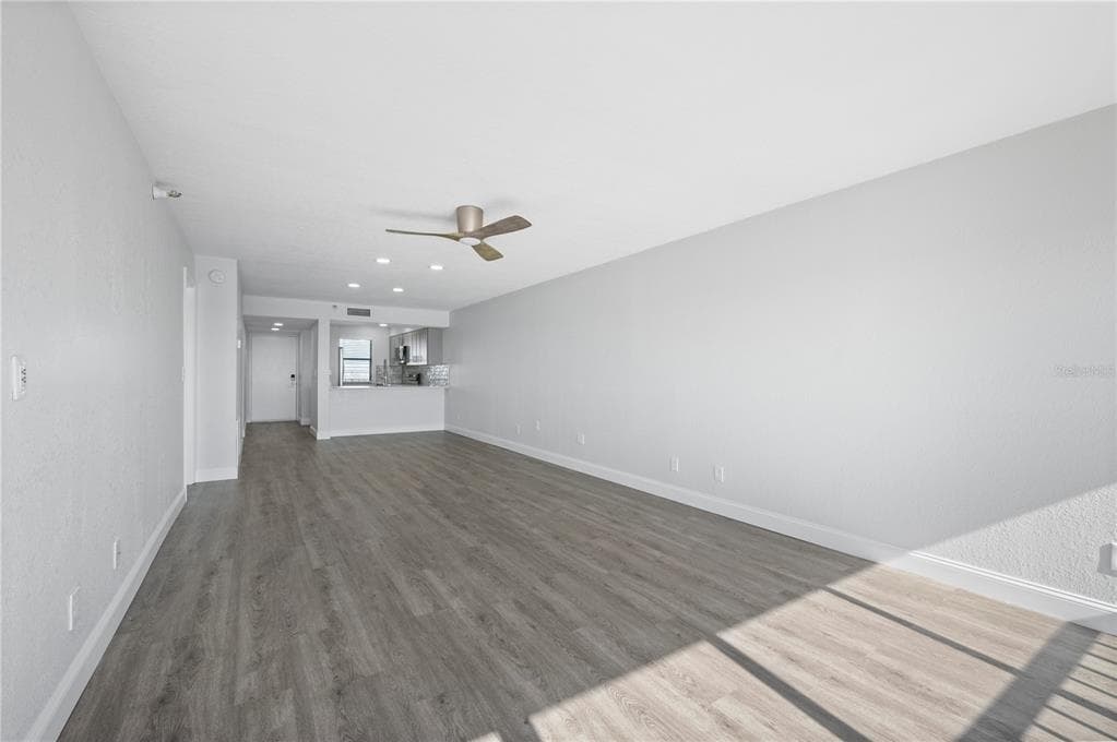 1751 BEACH ROAD 404 photo 19