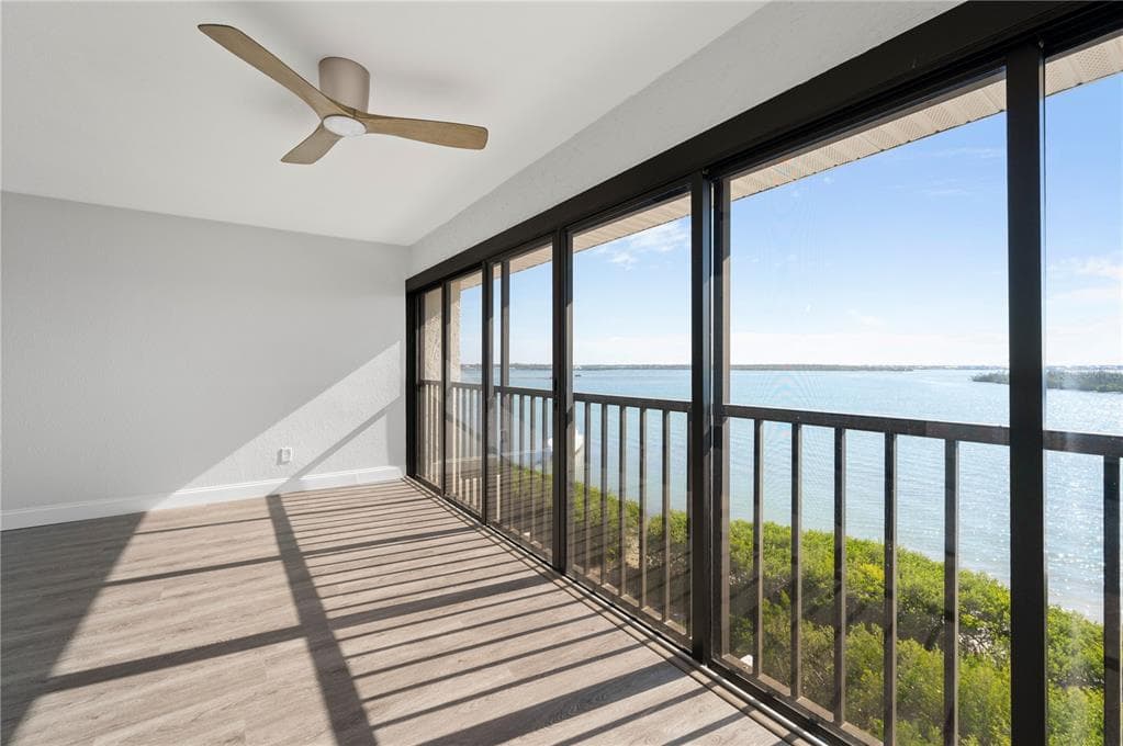 1751 BEACH ROAD 404 photo 21