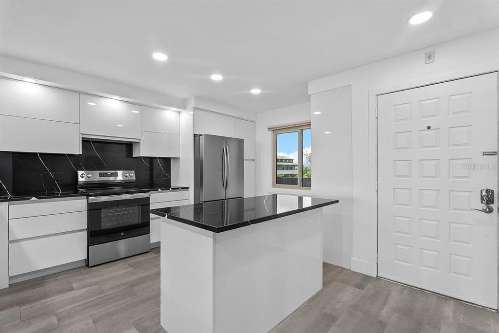 9604 CORTEZ ROAD W 233 photo 6