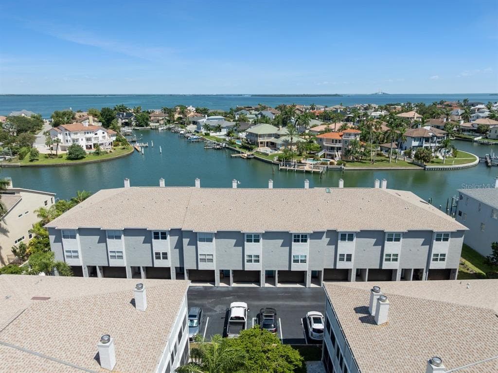 521 PINELLAS BAYWAY S 105 photo 2