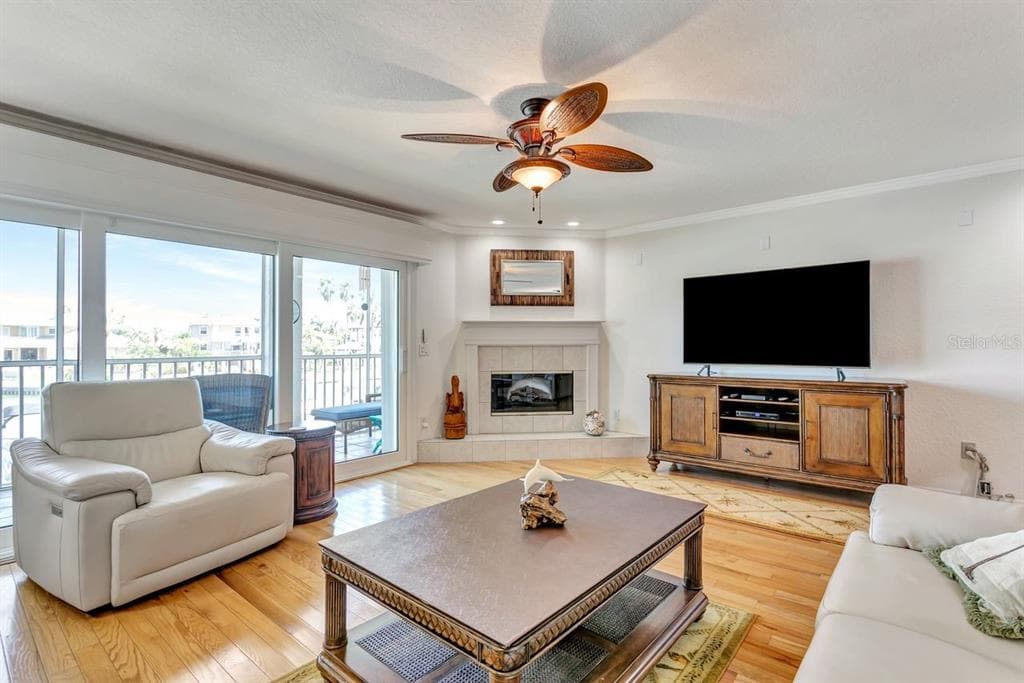 521 PINELLAS BAYWAY S 105 photo 12
