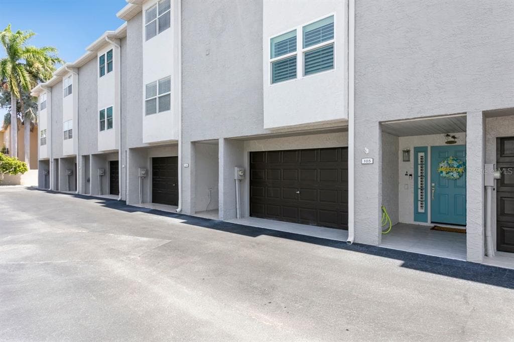 521 PINELLAS BAYWAY S 105 photo 5