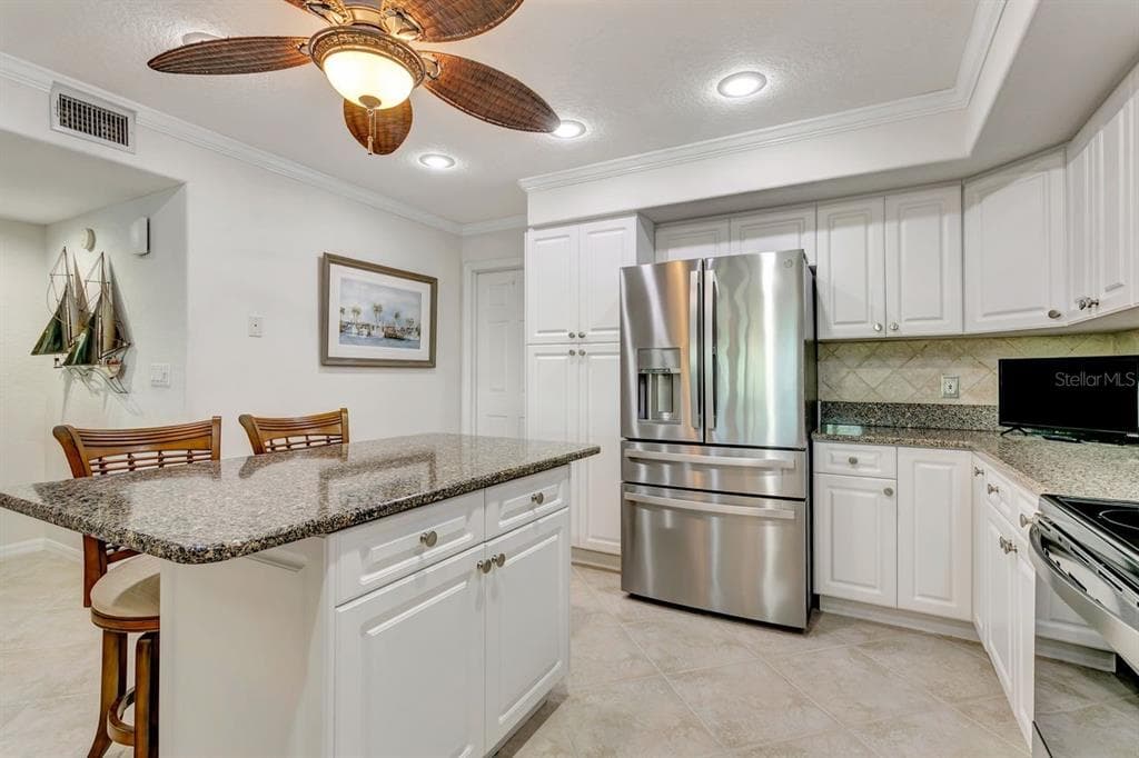 521 PINELLAS BAYWAY S 105 photo 20