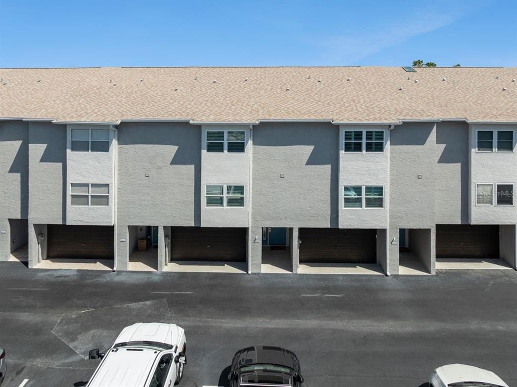 521 PINELLAS BAYWAY S 105 photo 4