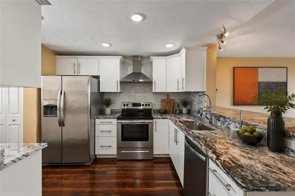 900 COVE CAY DRIVE 2B photo 12