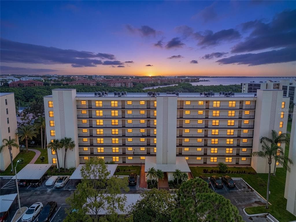 900 COVE CAY DRIVE 2B photo 1