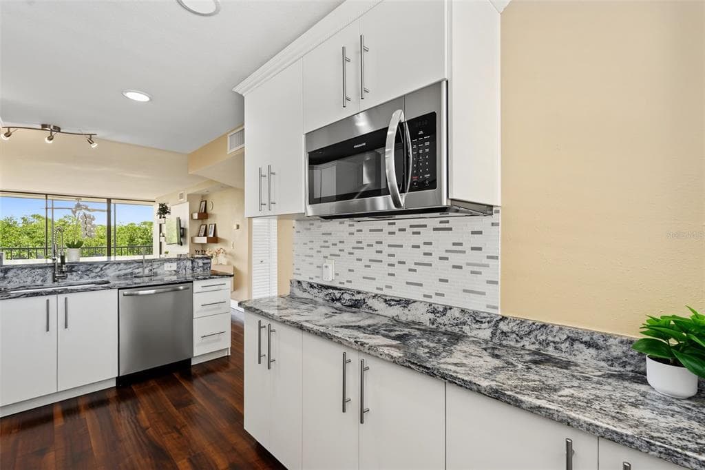 900 COVE CAY DRIVE 2B photo 18