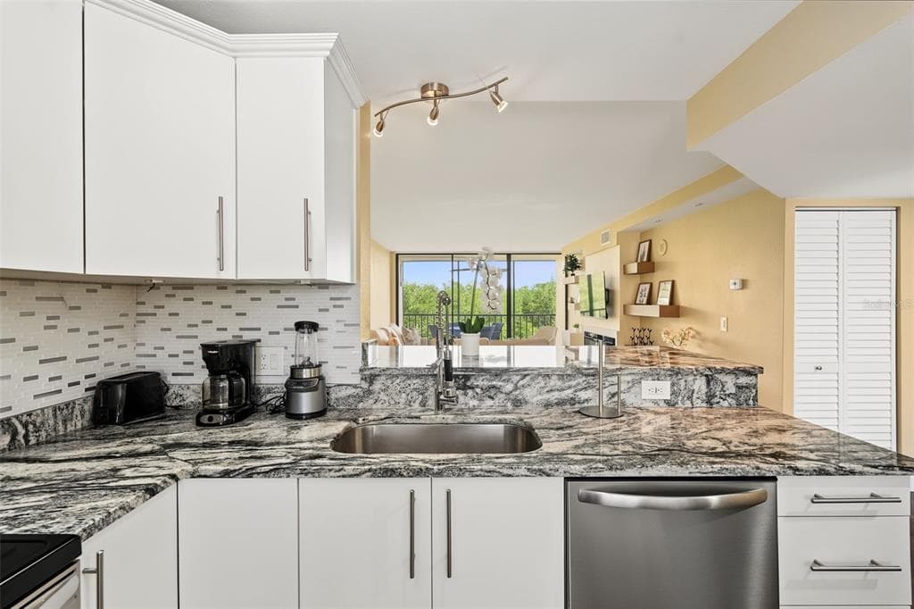 900 COVE CAY DRIVE 2B photo 15