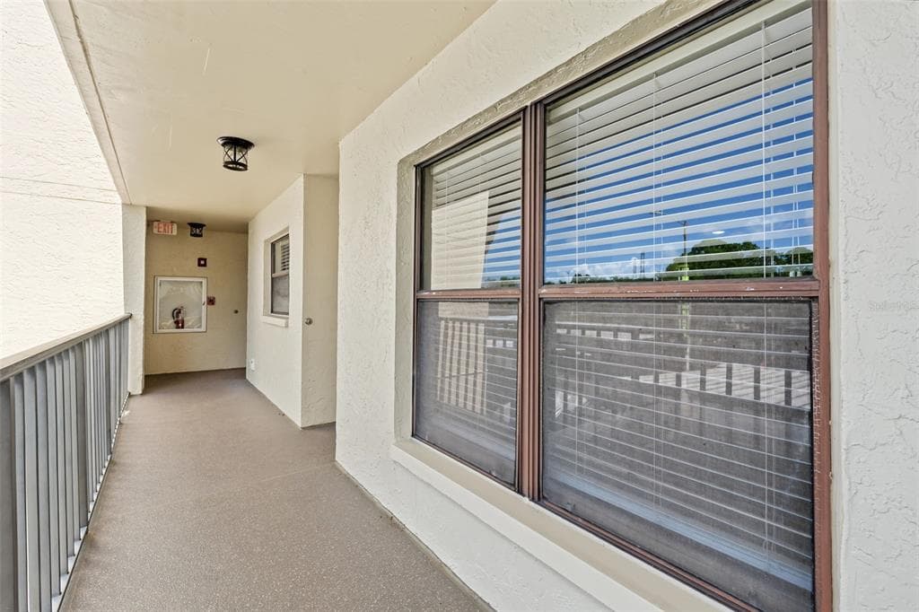 900 COVE CAY DRIVE 2B photo 8