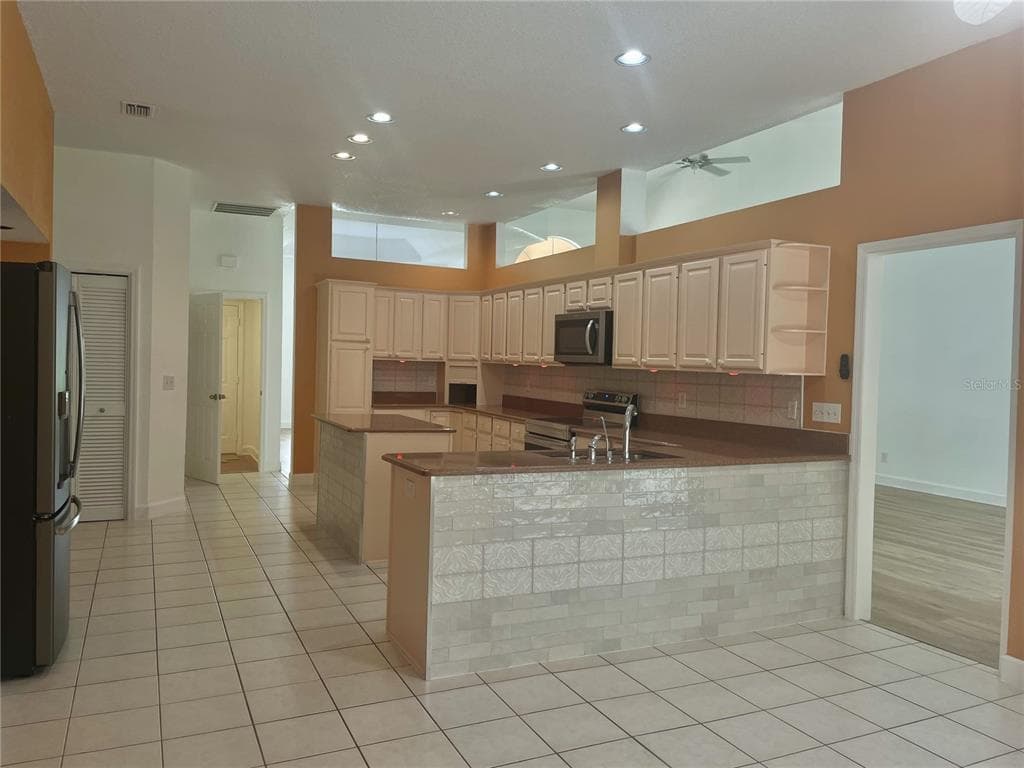 7116 PEBBLE BEACH LANE photo 6