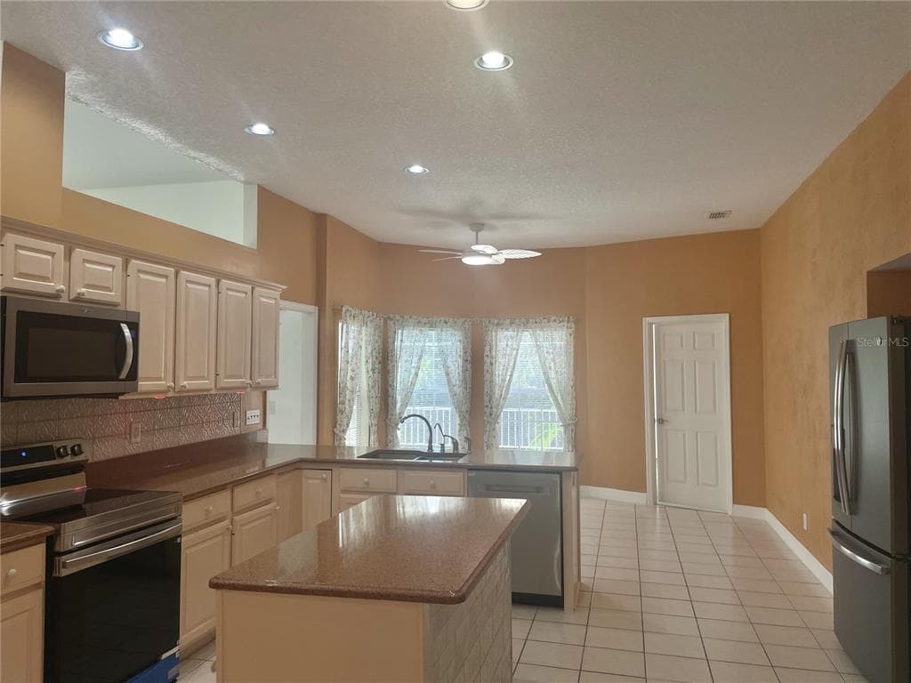 7116 PEBBLE BEACH LANE photo 7