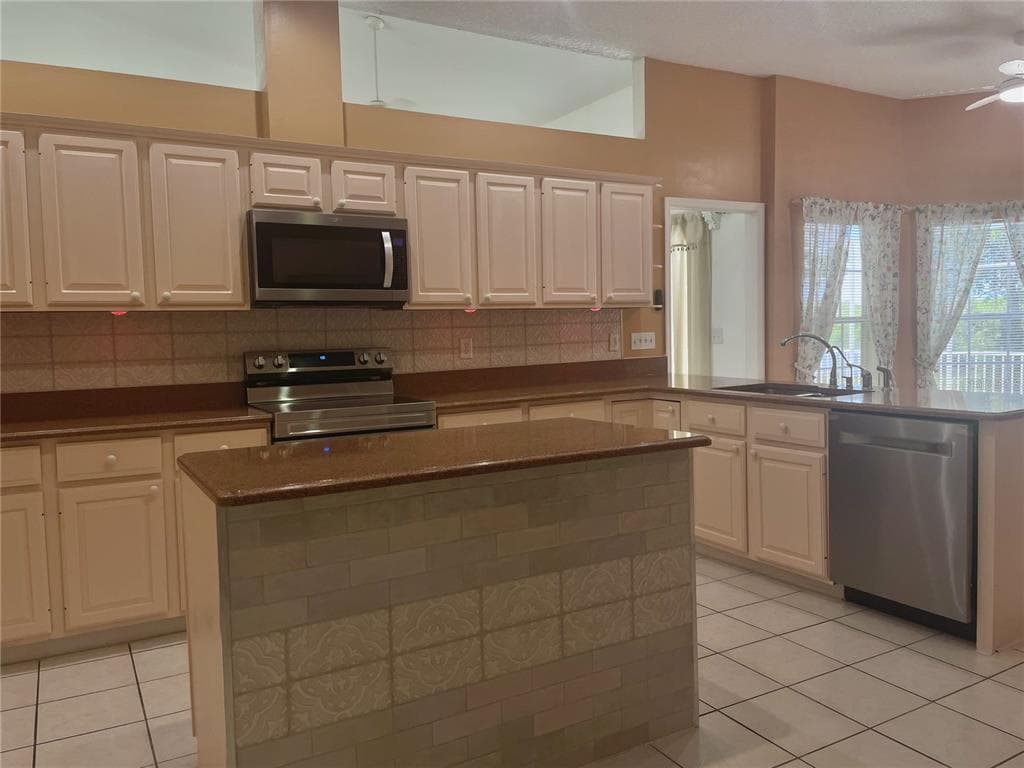 7116 PEBBLE BEACH LANE photo 8