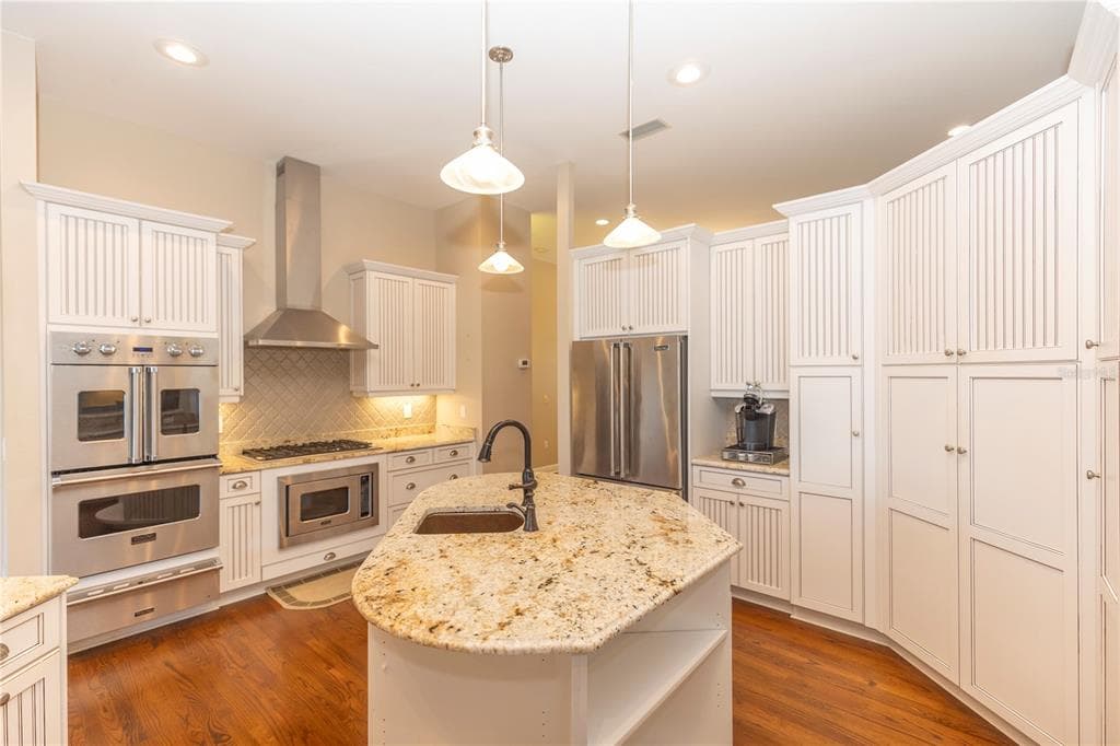 100 BUCCANEER BEND photo 24