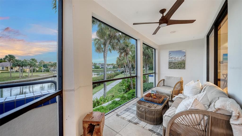 1916 HARBOURSIDE DRIVE 804 photo 23