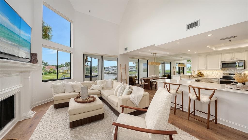 1916 HARBOURSIDE DRIVE 804 photo 13