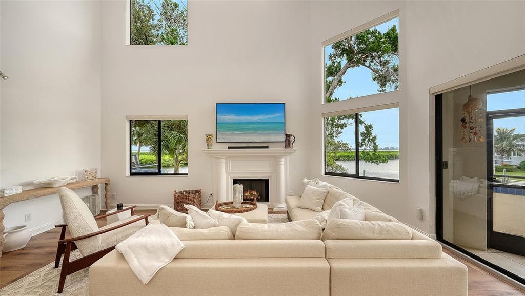 1916 HARBOURSIDE DRIVE 804 photo 17
