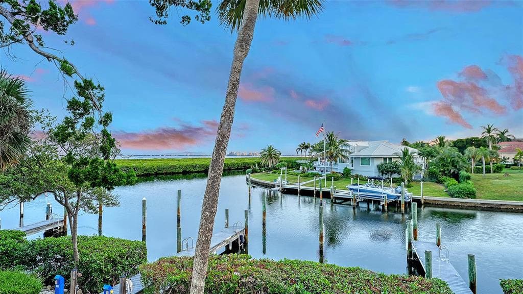 1916 HARBOURSIDE DRIVE 804 photo 12